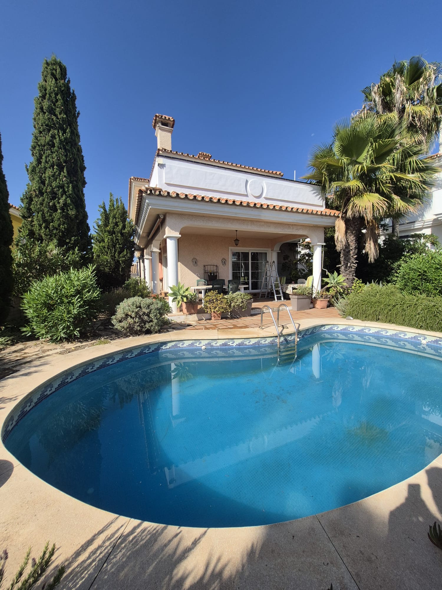 Elegante Villa con Vistas Espectaculares — Junto al Castillo Sohail, Fuengirola